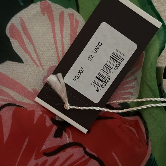 RODA BNWT “surfer boy” scarf - Picture 3 of 3